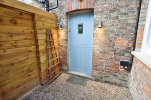 Private Entrance- click for photo gallery